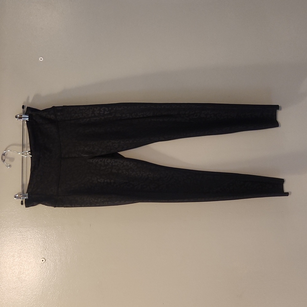 GapFit Black Leopard Athleisure Pants SM